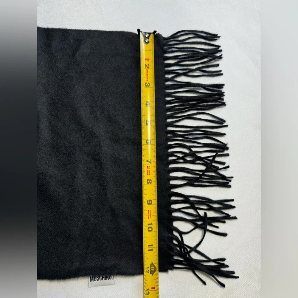 Moschino merino wool scarf in black Italy